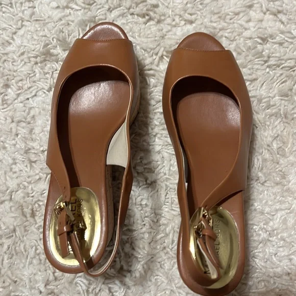 Michael Kors cognac wedged - Picture 3 of 7